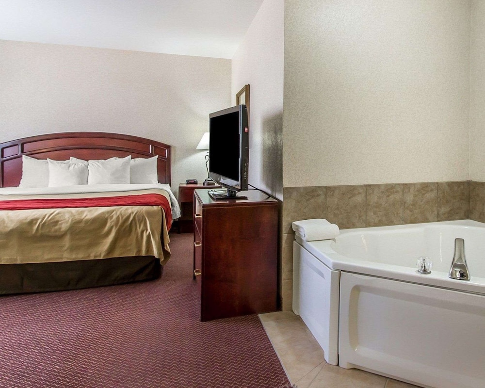quality inn and suites fort madison near hwy 61