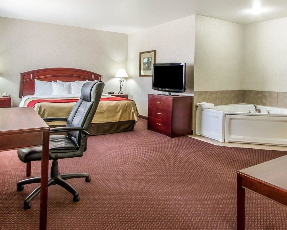 quality inn and suites fort madison near hwy 61
