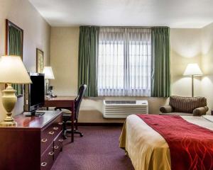 Quality Inn & Suites Fort Madison Near Hwy 61,Des Moines County>>Burlington,3 star