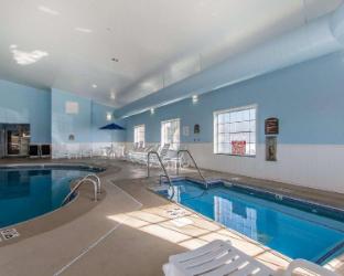 Quality Inn & Suites Fort Madison Near Hwy 61,Des Moines County>>Burlington,3 star