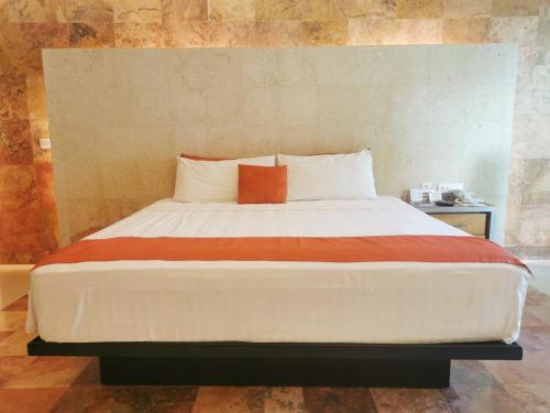 artisan family hotels and resorts playa esmeralda
