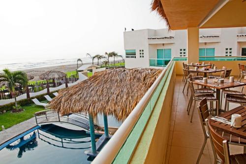 artisan family hotels and resorts playa esmeralda
