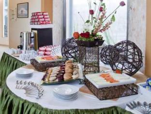 artisan family hotels and resorts playa esmeralda