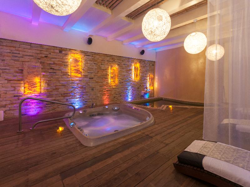 artisan family hotels and resorts playa esmeralda