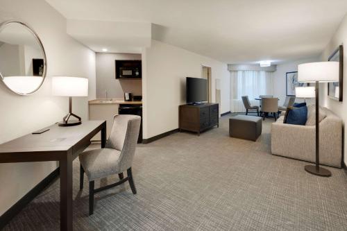 embassy suites by hilton detroit troy auburn hills