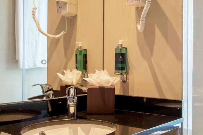 vila gale estoril adults friendly