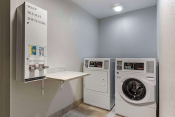 comfort inn and suites tualatin lake oswego south