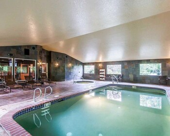 comfort inn and suites tualatin lake oswego south