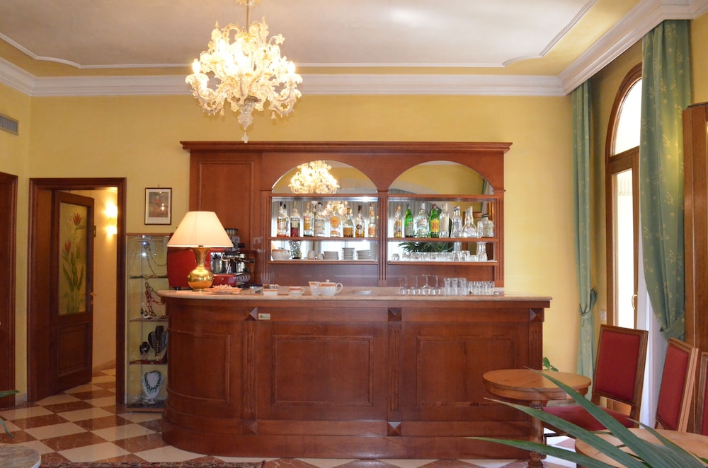 hotel villa cipro