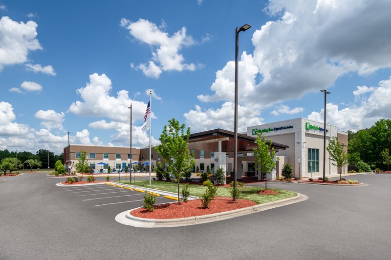 holiday inn express and suites wilson i 95