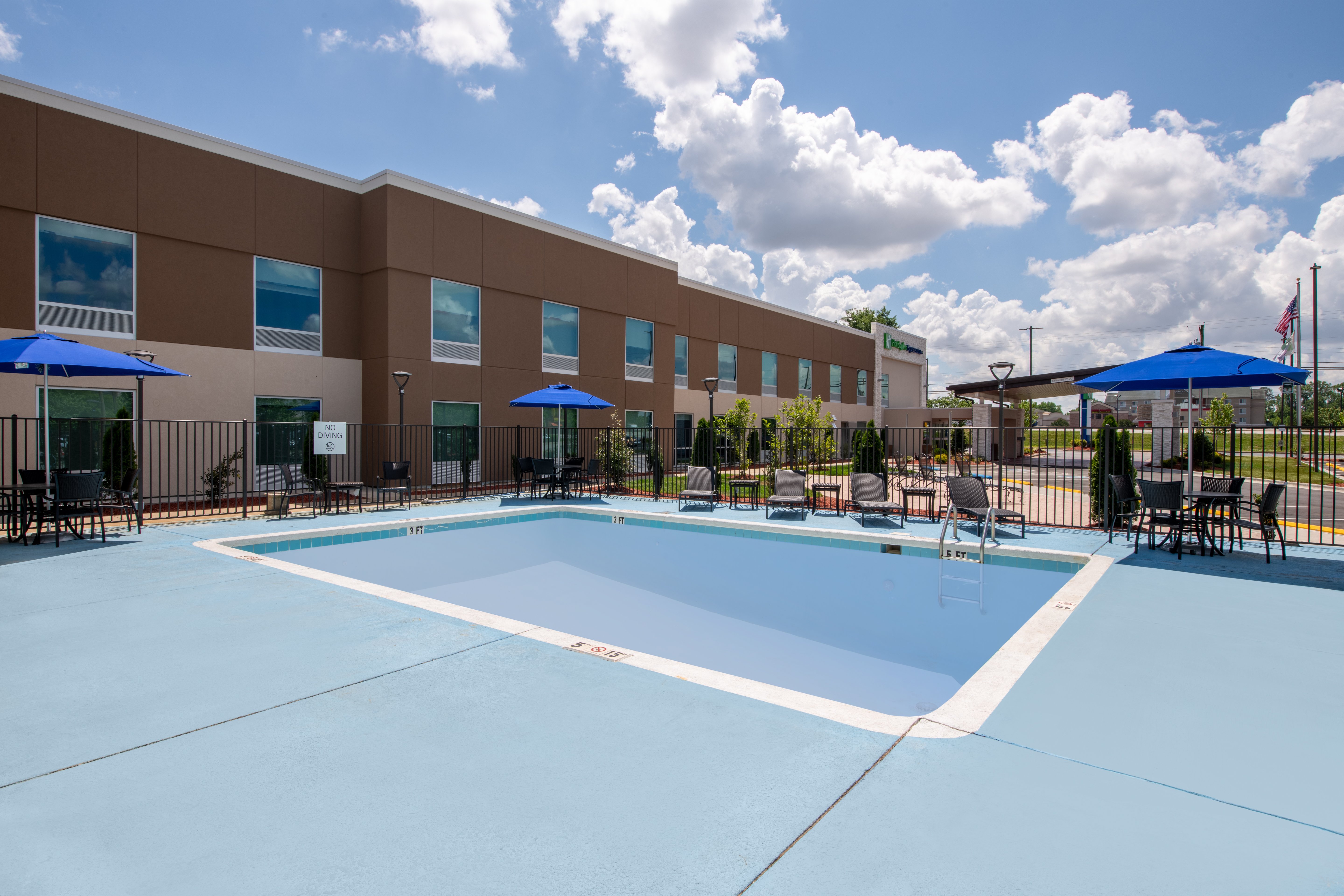 holiday inn express and suites wilson i 95