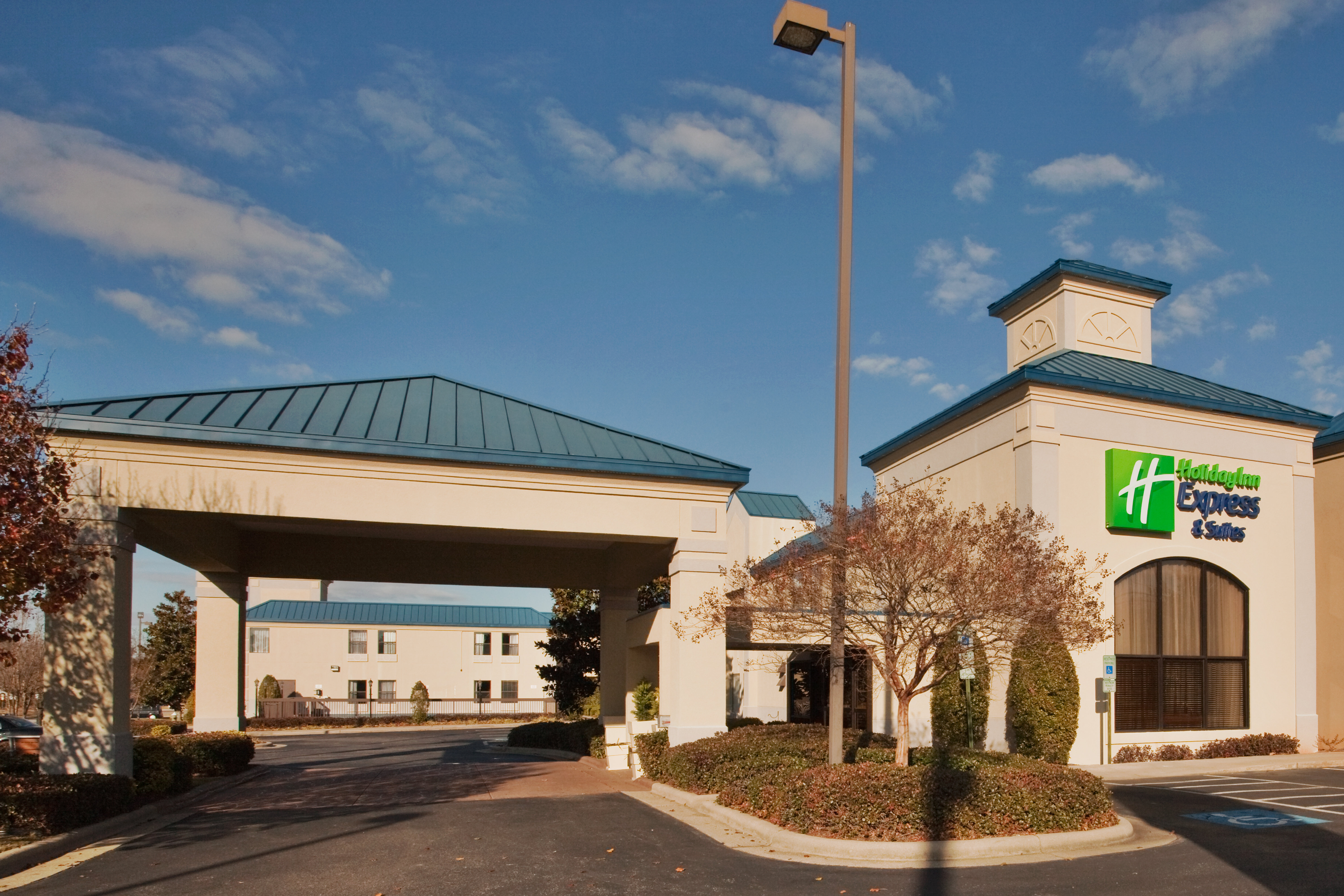 holiday inn express and suites wilson i 95