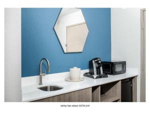 holiday inn express and suites wilson i 95