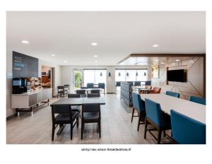 holiday inn express and suites wilson i 95
