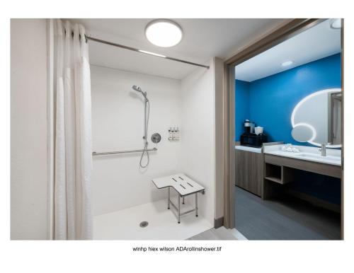 holiday inn express and suites wilson i 95