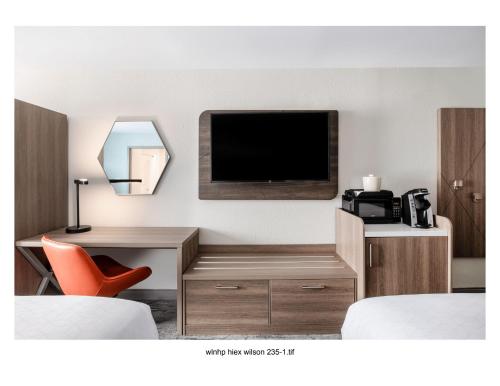 holiday inn express and suites wilson i 95