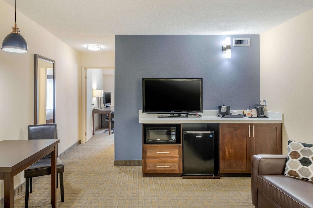 quality inn and suites bathurst