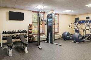 hampton inn buffalo airport galleria mall