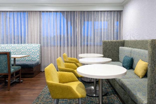 hampton inn buffalo airport galleria mall