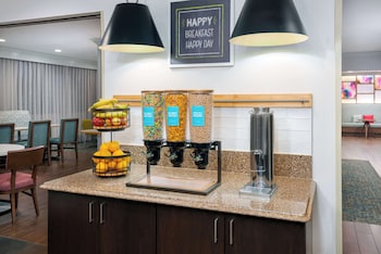 hampton inn buffalo airport galleria mall