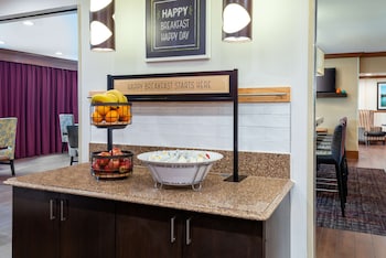 hampton inn buffalo airport galleria mall