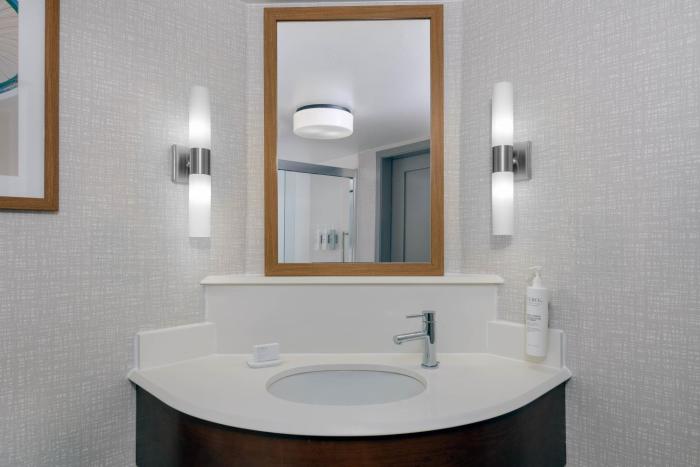 hampton inn buffalo airport galleria mall