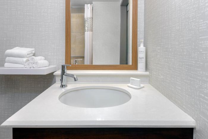 hampton inn buffalo airport galleria mall