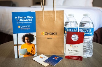 comfort inn and suites buffalo airport