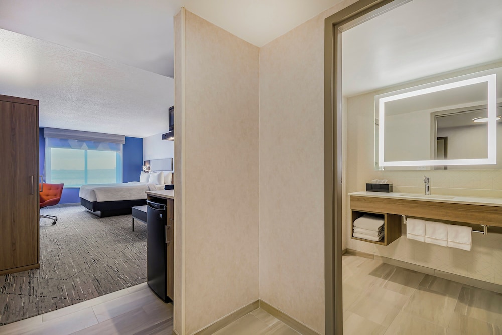 holiday inn express hotel and suites buffalo airport by ihg