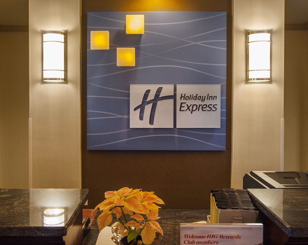 holiday inn express hotel and suites buffalo airport by ihg