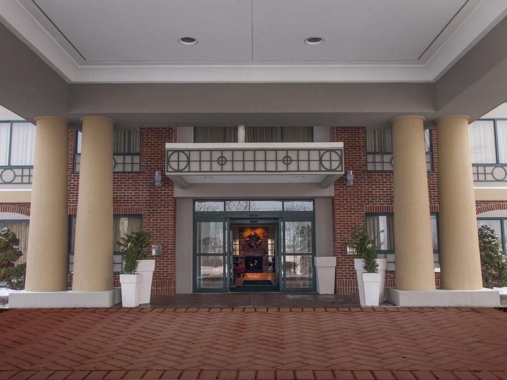 holiday inn express hotel and suites buffalo airport by ihg