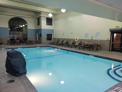 holiday inn express hotel and suites buffalo airport by ihg