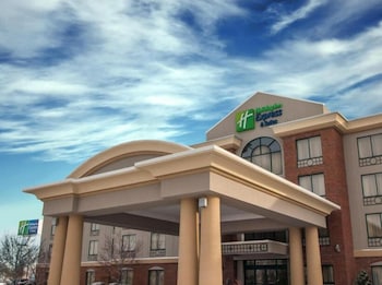 Holiday Inn Express Hotel & Suites Buffalo-Airport By Ihg,Near Walden Galleria Mall,3 star