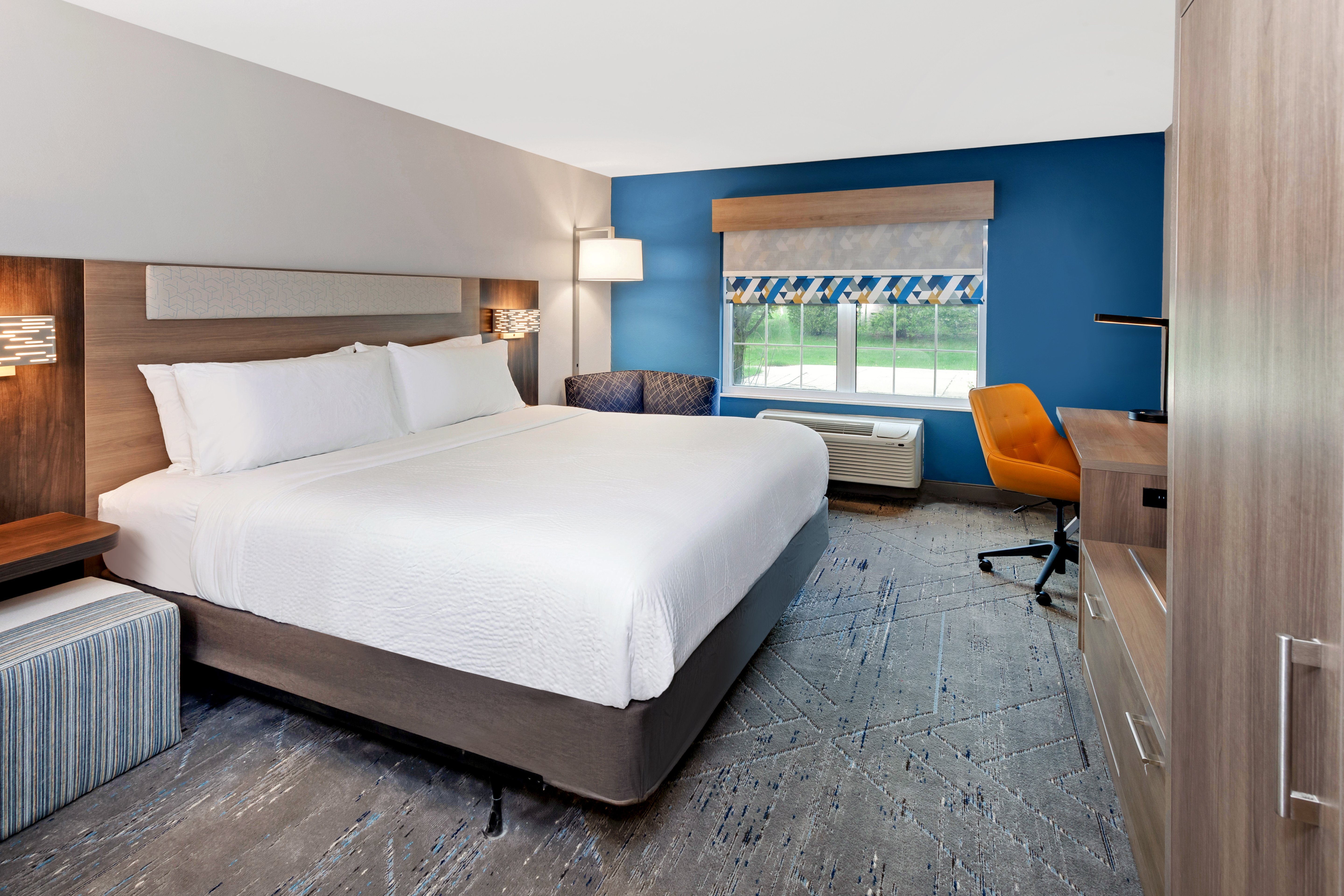holiday inn express and suites port washington by ihg