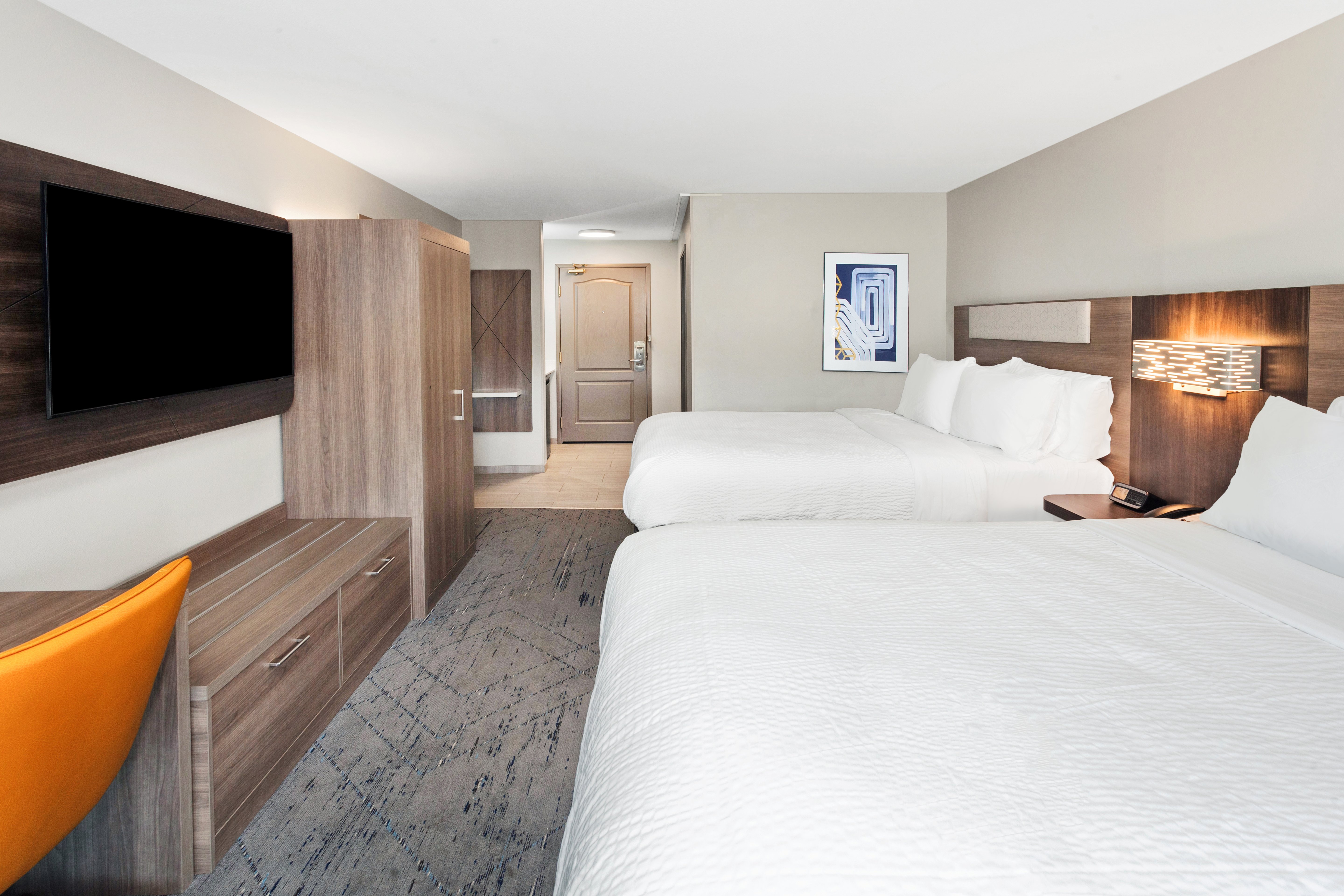 holiday inn express and suites port washington by ihg