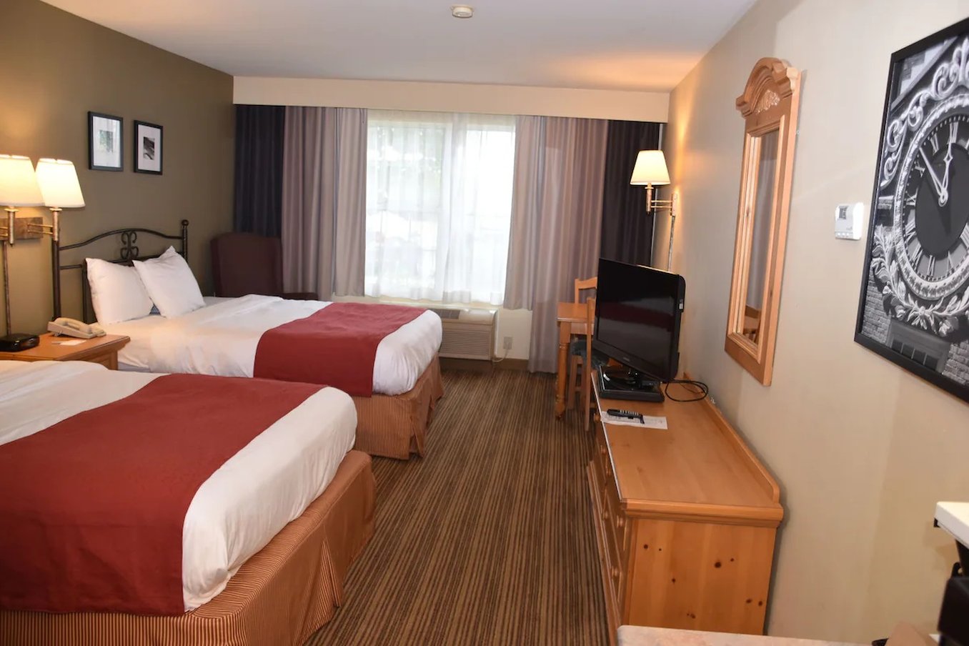 holiday inn express and suites port washington by ihg