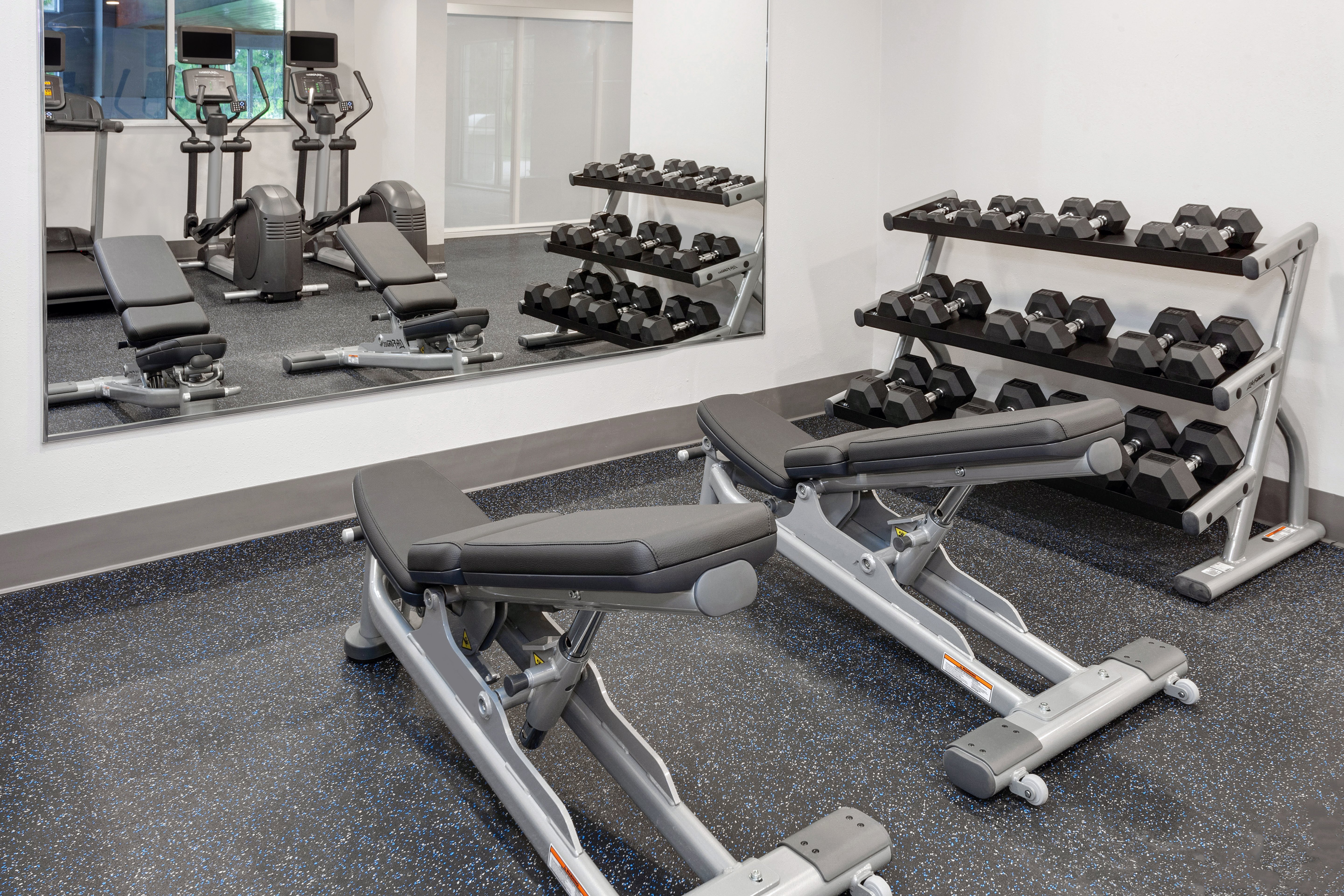 holiday inn express and suites port washington by ihg