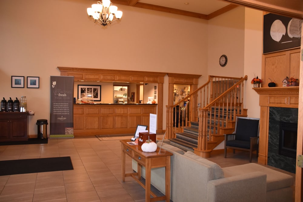 holiday inn express and suites port washington by ihg
