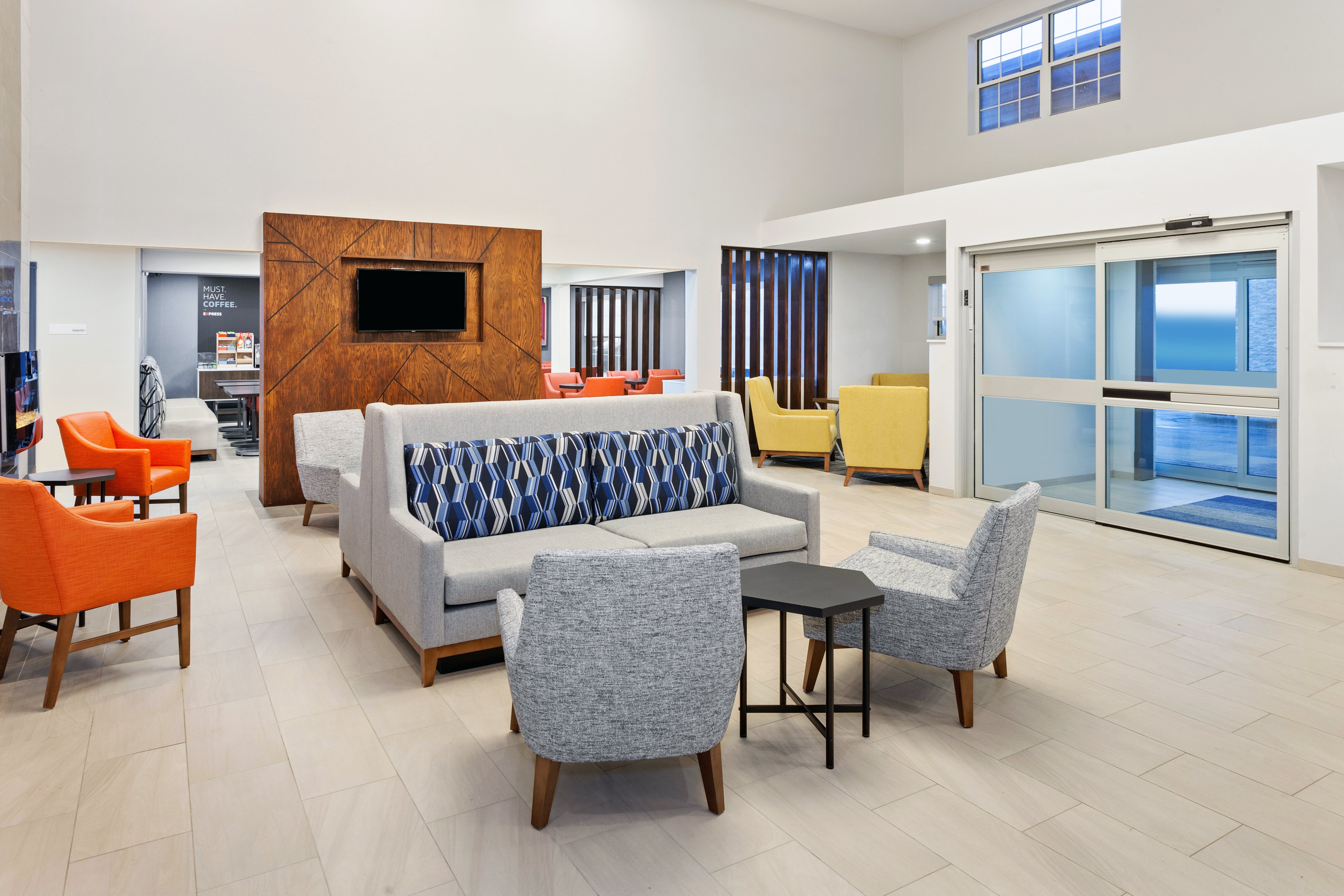 holiday inn express and suites port washington by ihg