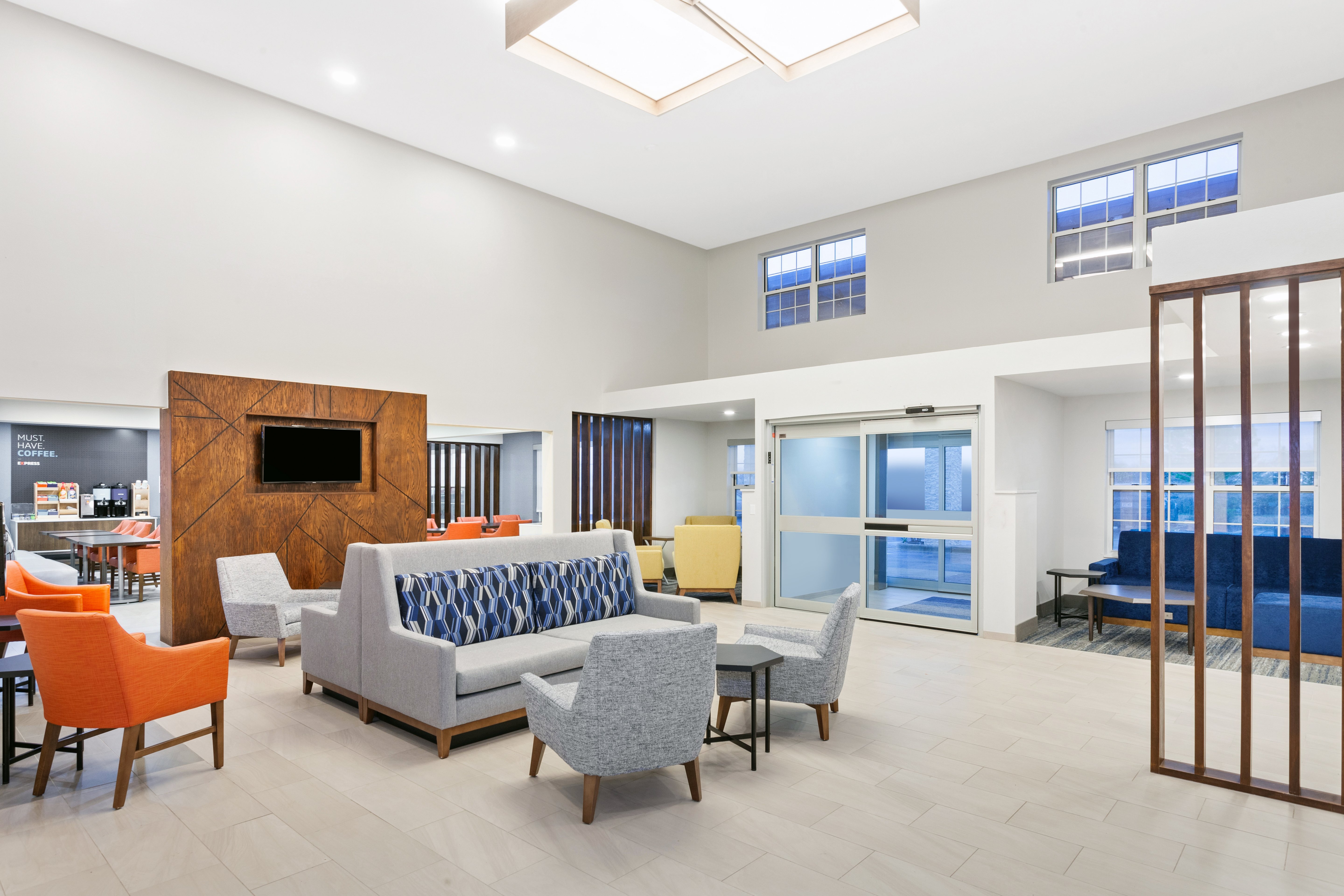 holiday inn express and suites port washington by ihg