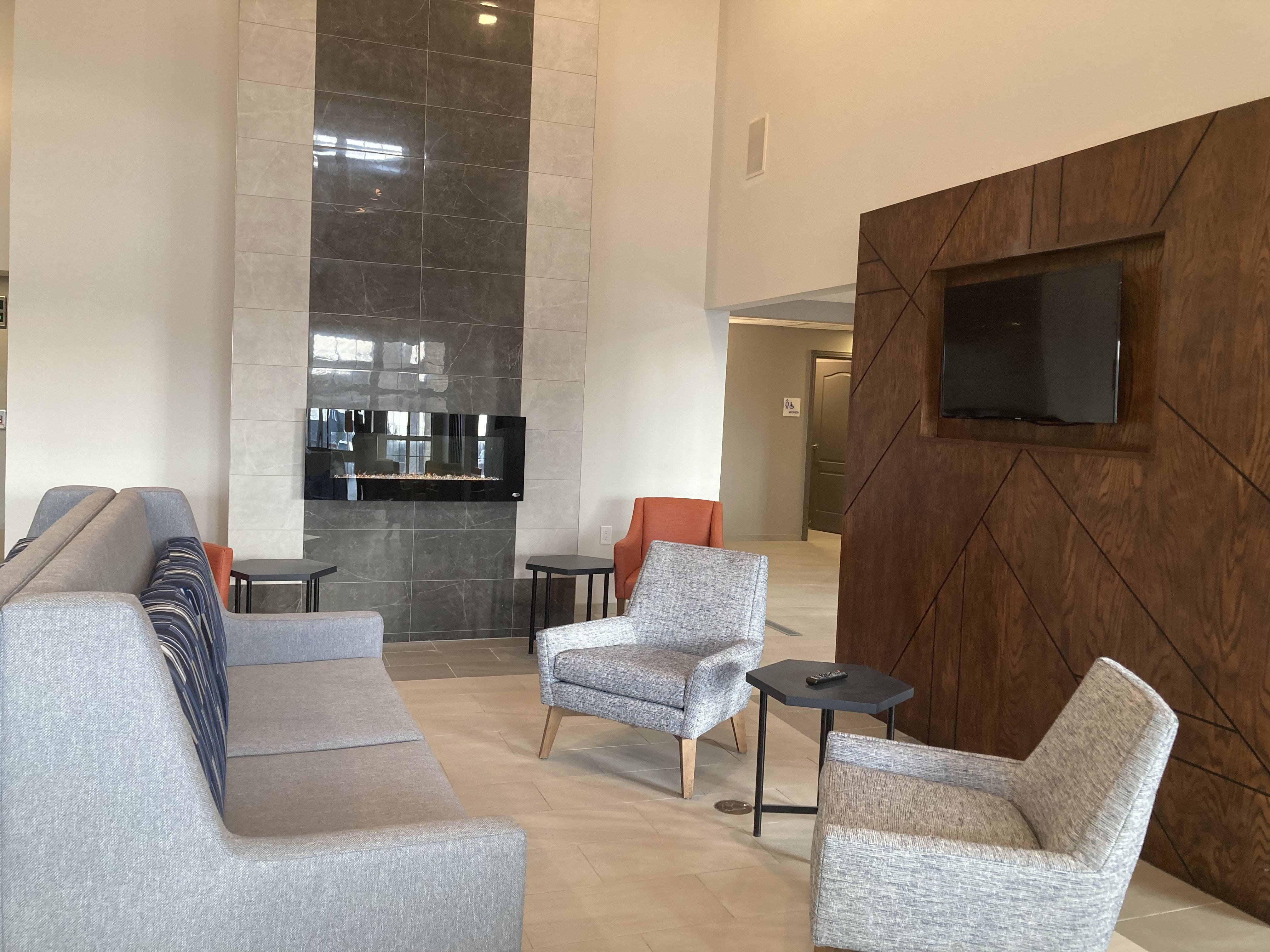holiday inn express and suites port washington by ihg