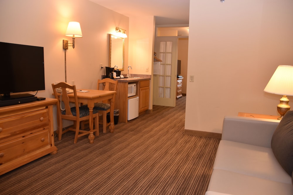 holiday inn express and suites port washington by ihg