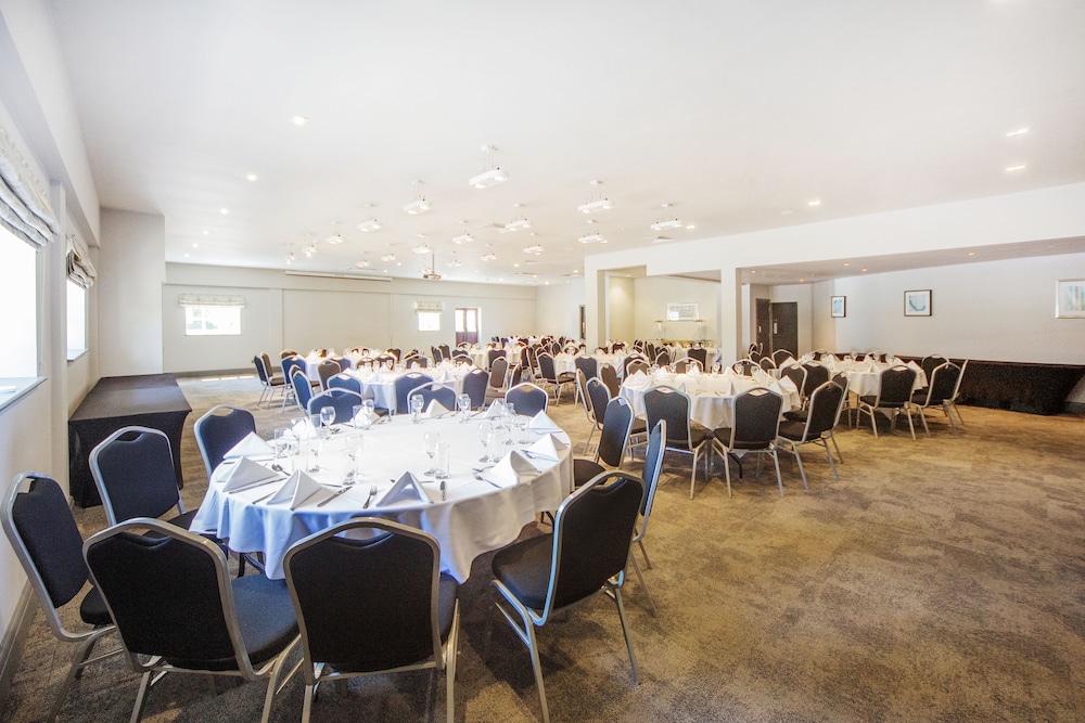 holiday inn reading south m4 jct11 by ihg