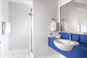 country motel ipswich