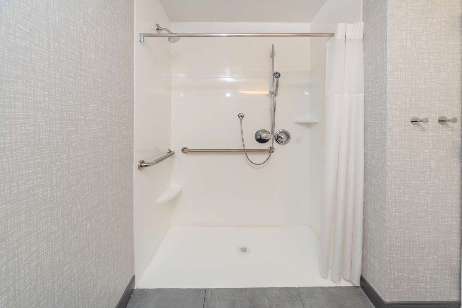 hampton inn swedesboro philadelphia