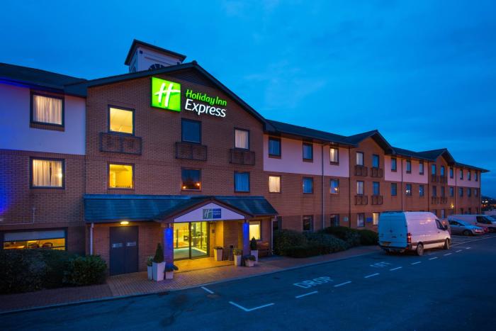 holiday inn express swansea east by ihg