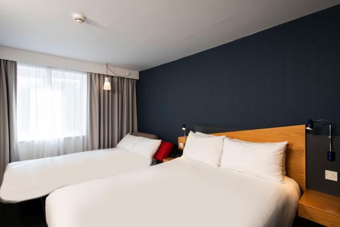 holiday inn express swansea east by ihg