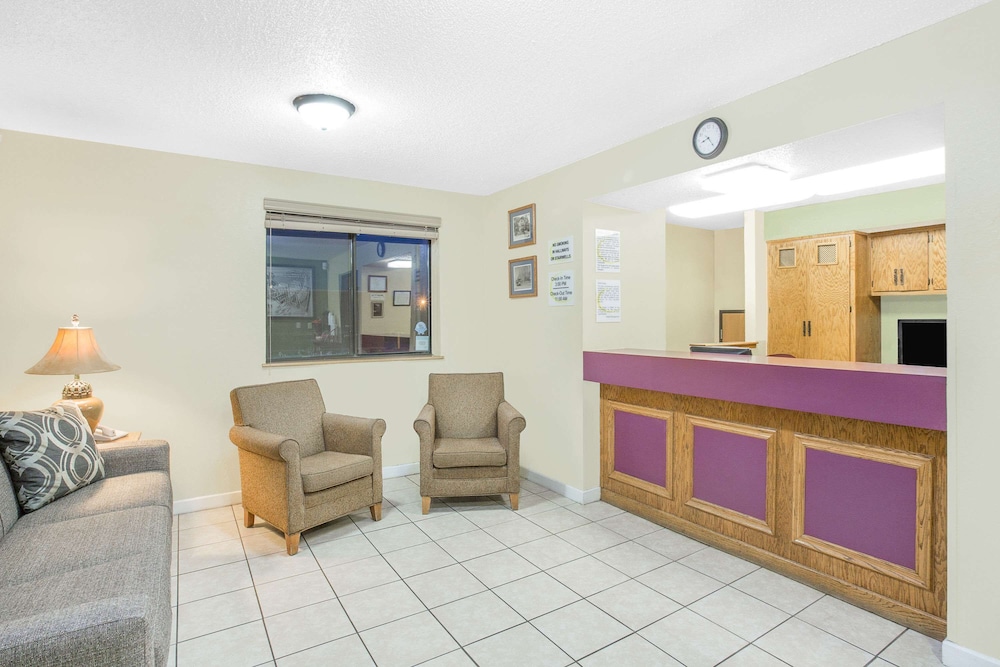 super 8 by wyndham roanoke va