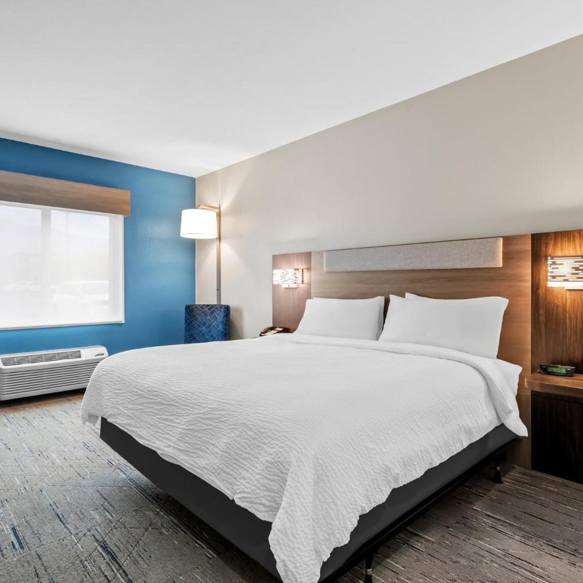 holiday inn express and suites ogden by ihg