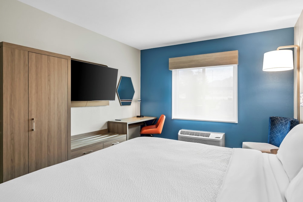holiday inn express and suites ogden by ihg